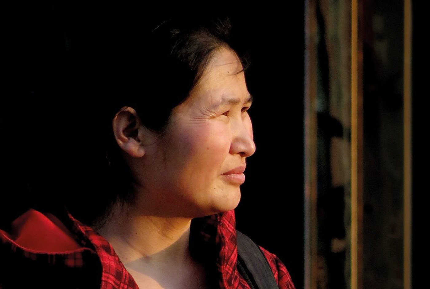 260323-reportage-kina-0028421-portrait-of-woman-changbai